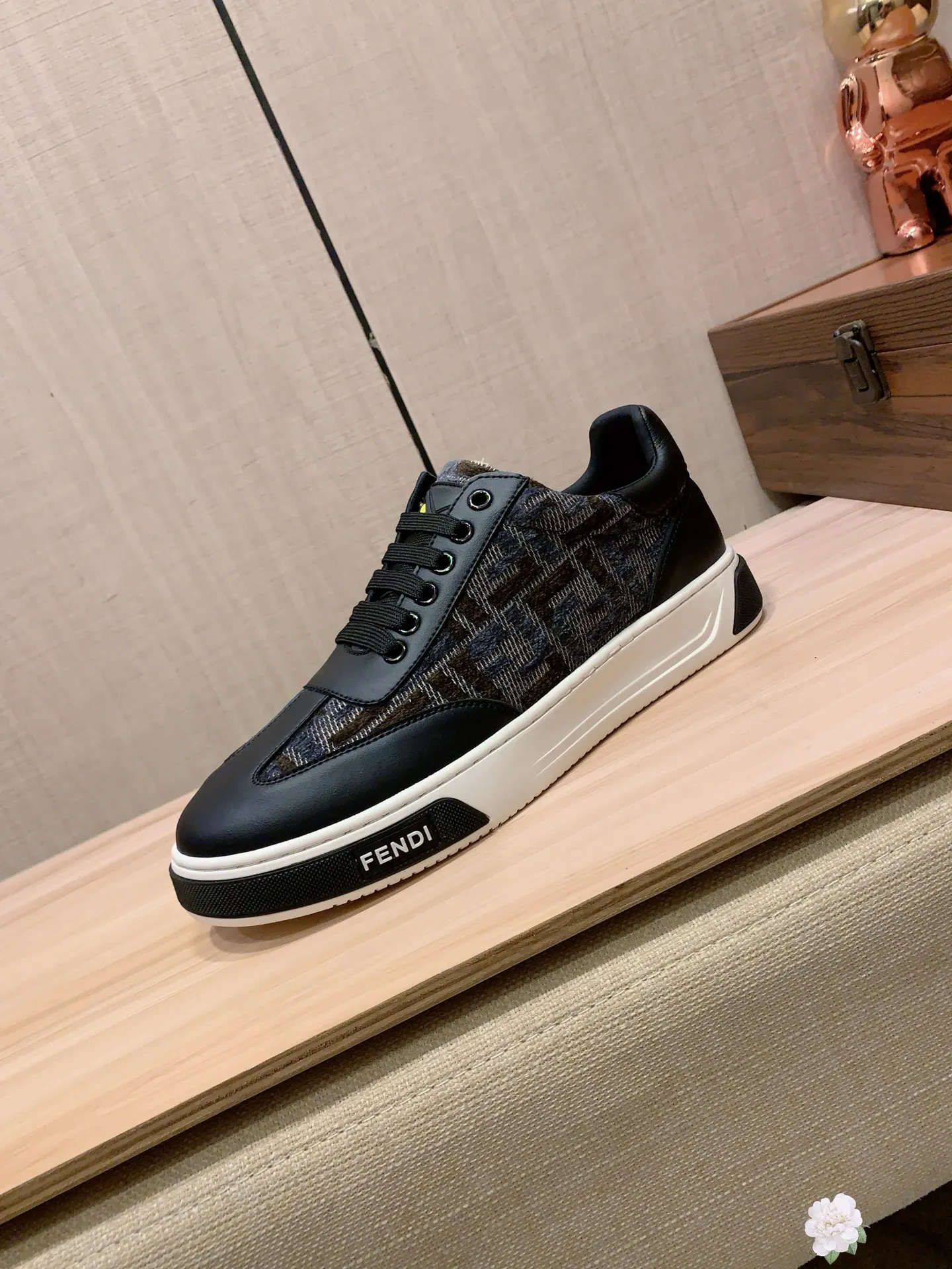 Men's men's shoes 💰420💰💰🎩🎩[Lightning][Lightning] "FENDI*" The latest and most popular casual shoes, top brand [Seduce] luxury ~ purchasing agent, top quality ~. [Strong] The upper is made of imported breathable cowhide with material ➕ breathable sheepskin feet (•) and fine workmanship. The original stylish and stylish soft rubber wear-resistant and non-slip outsole is light and comfortable on the feet. The real thing looks better when photographed in person. 0099: code: 38-44, 4️⃣ colors selected